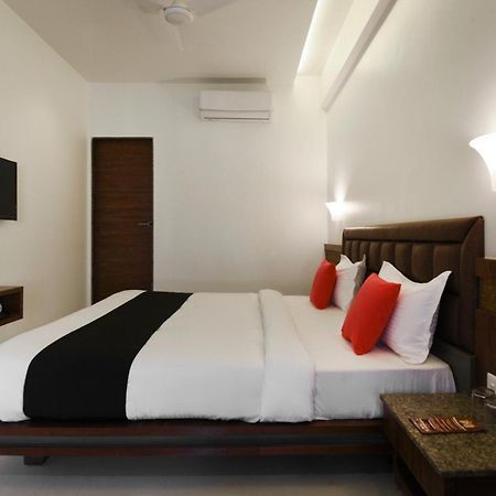 Oyo Flagship Hotel Shreeyash Executive Mangvadi Exterior foto