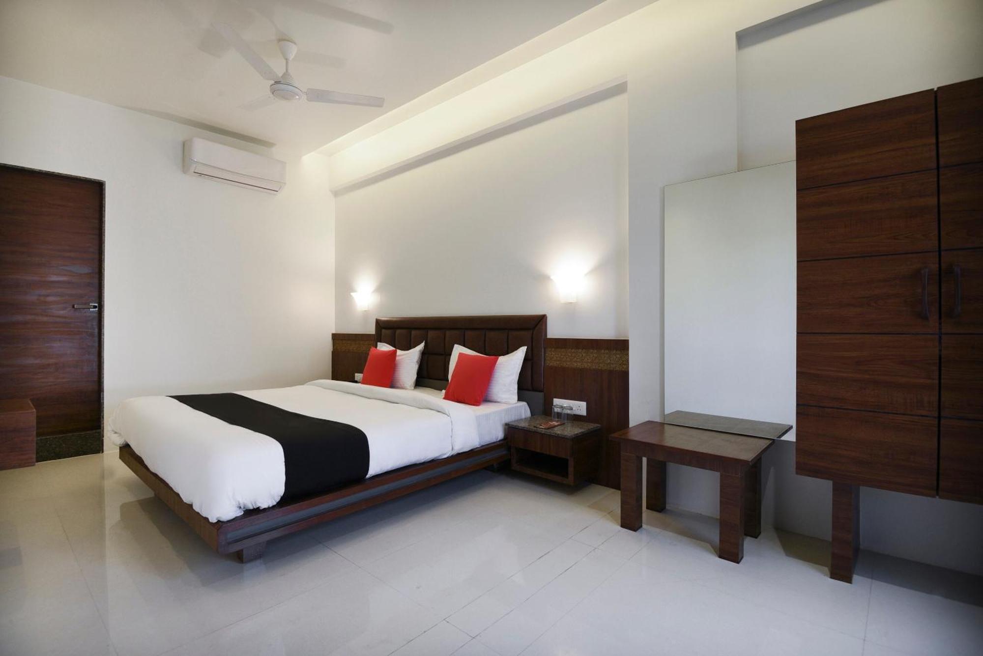 Oyo Flagship Hotel Shreeyash Executive Mangvadi Exterior foto