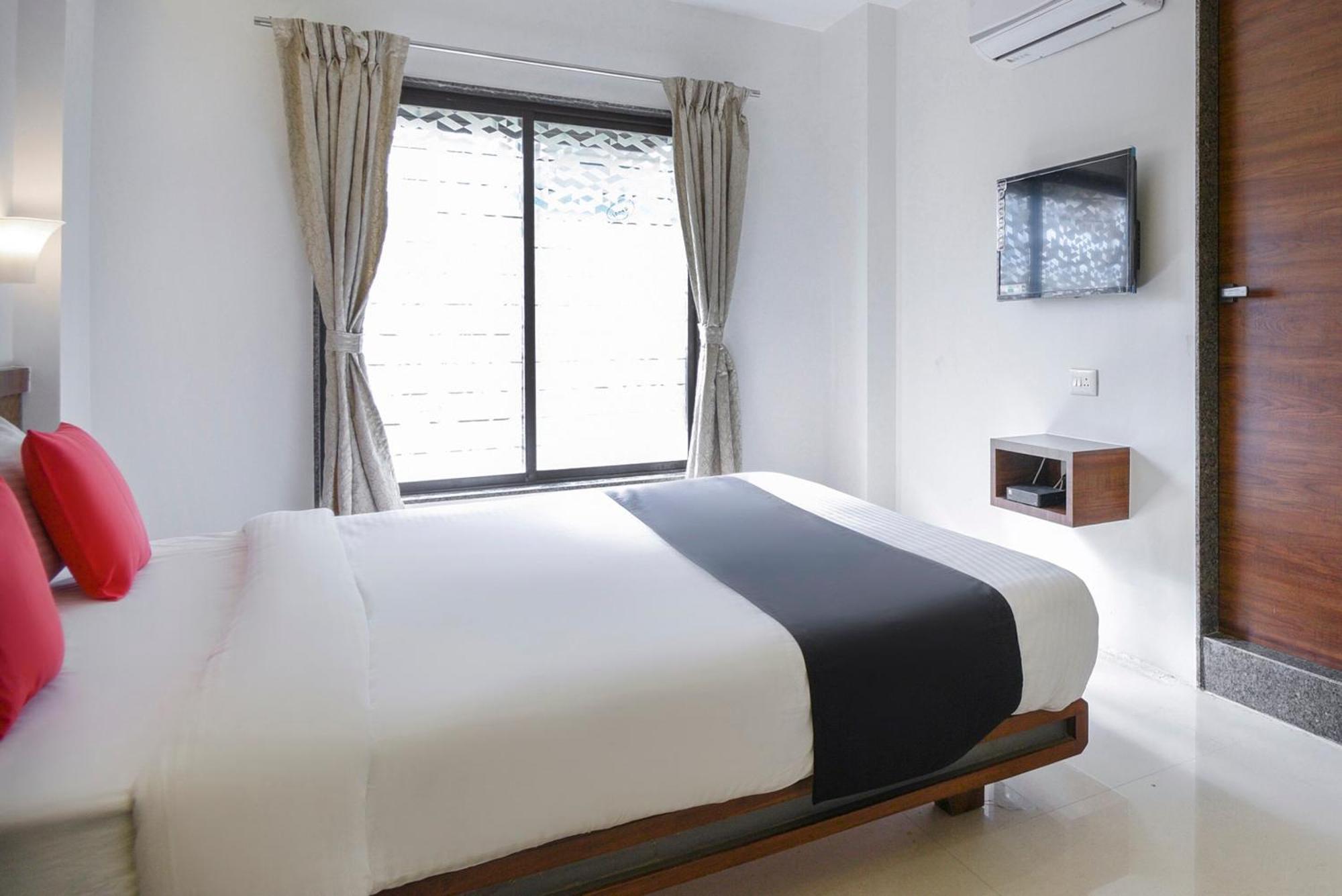Oyo Flagship Hotel Shreeyash Executive Mangvadi Exterior foto