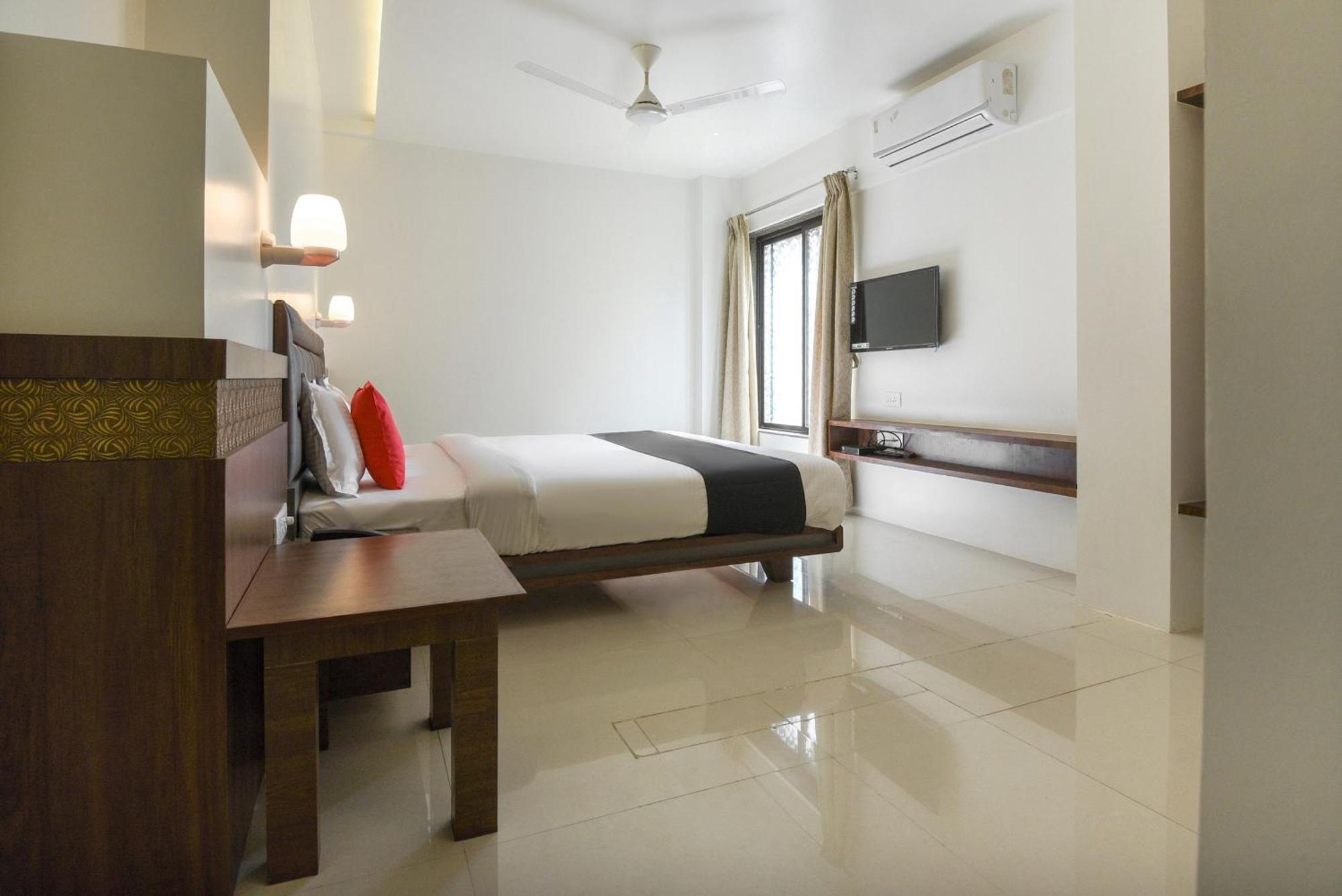 Oyo Flagship Hotel Shreeyash Executive Mangvadi Exterior foto
